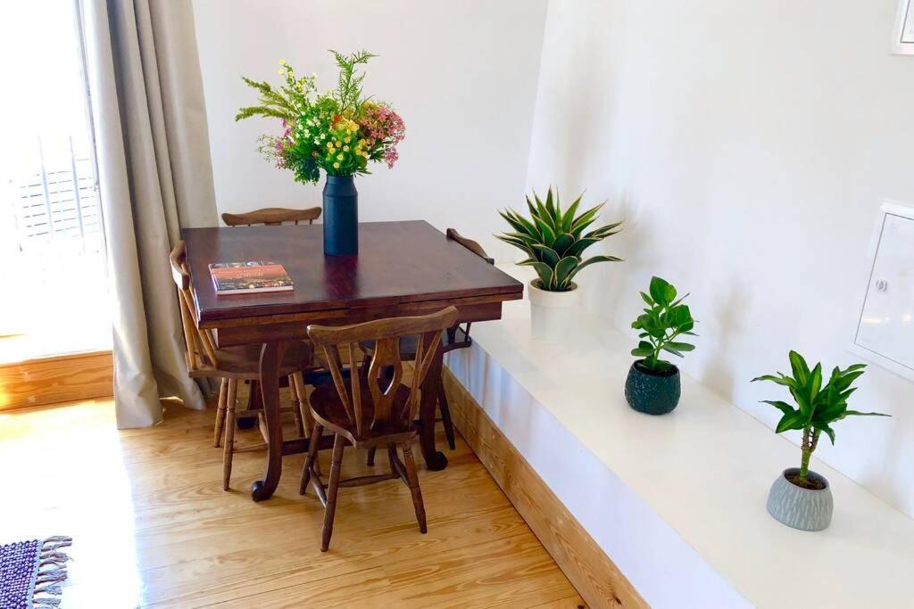 32 Top - Center Of Lisbon Duplex Apartment, Barrio Alto Eksteriør bilde