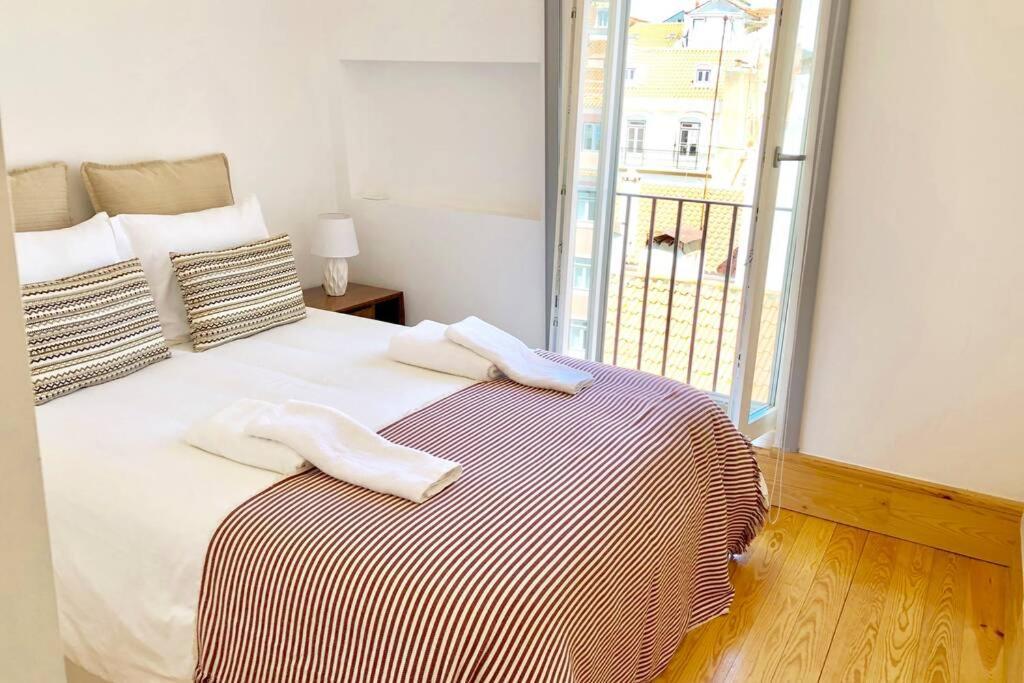 32 Top - Center Of Lisbon Duplex Apartment, Barrio Alto Eksteriør bilde