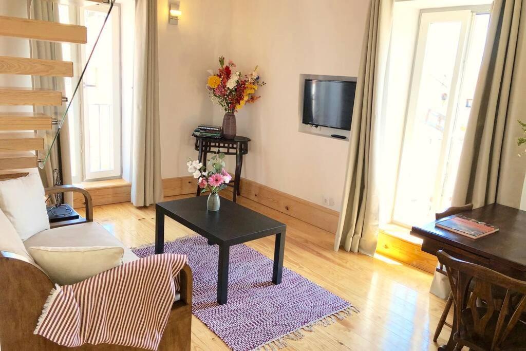 32 Top - Center Of Lisbon Duplex Apartment, Barrio Alto Eksteriør bilde