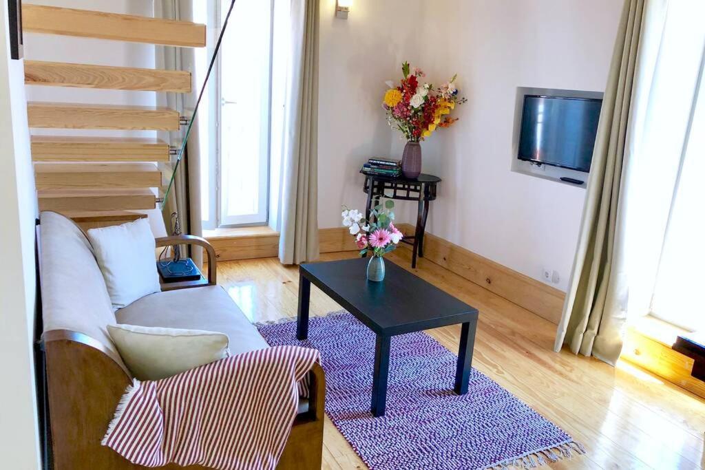 32 Top - Center Of Lisbon Duplex Apartment, Barrio Alto Eksteriør bilde