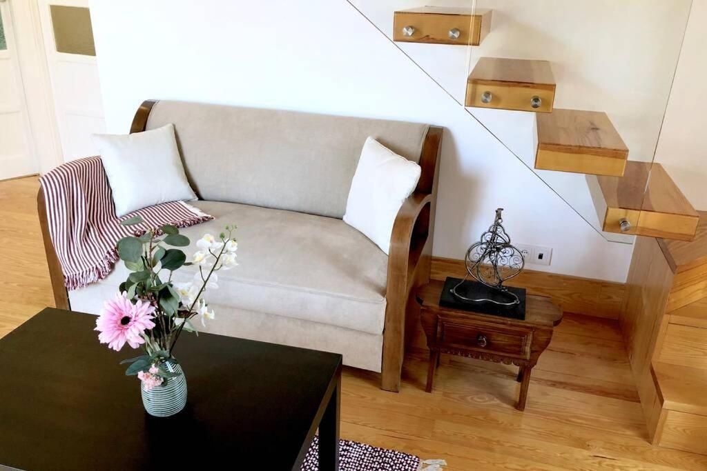 32 Top - Center Of Lisbon Duplex Apartment, Barrio Alto Eksteriør bilde