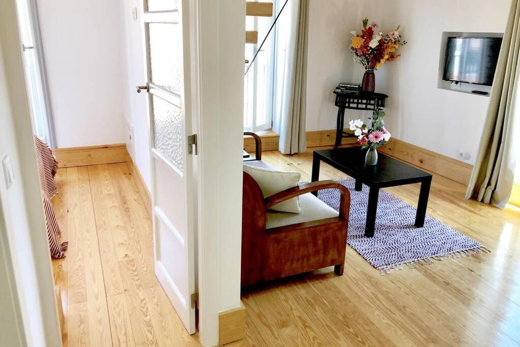 32 Top - Center Of Lisbon Duplex Apartment, Barrio Alto Eksteriør bilde