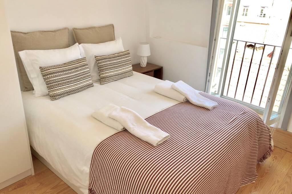 32 Top - Center Of Lisbon Duplex Apartment, Barrio Alto Eksteriør bilde