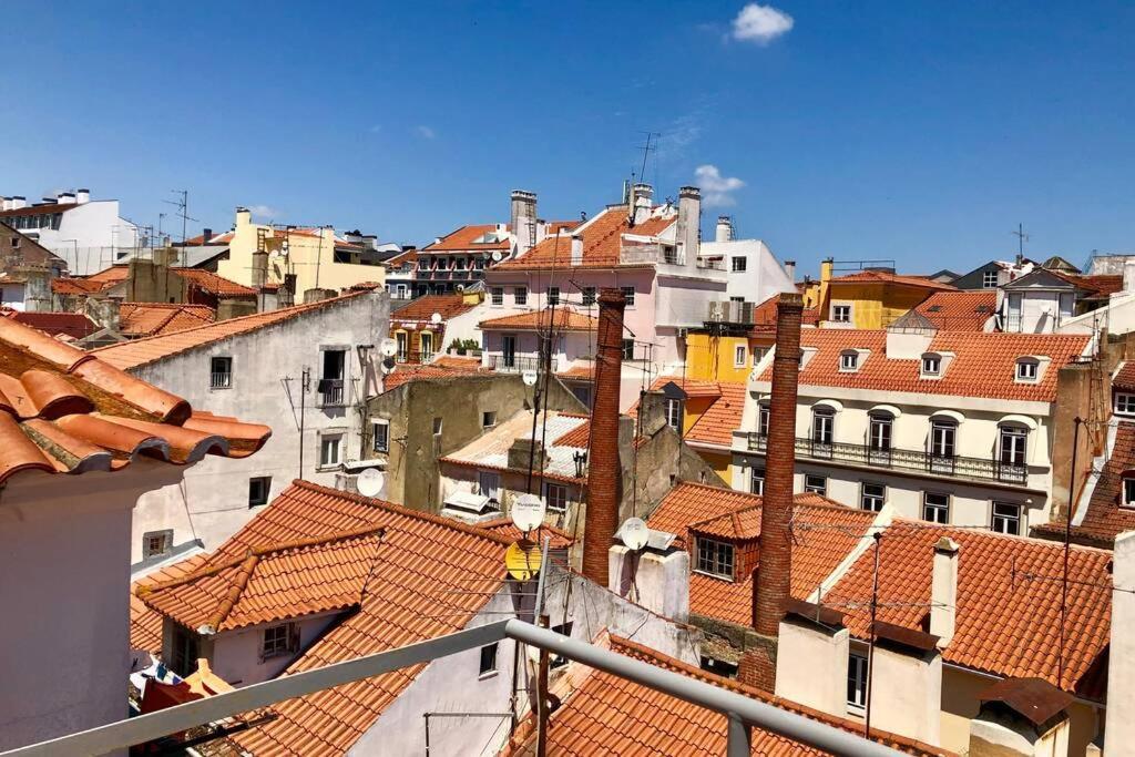 32 Top - Center Of Lisbon Duplex Apartment, Barrio Alto Eksteriør bilde