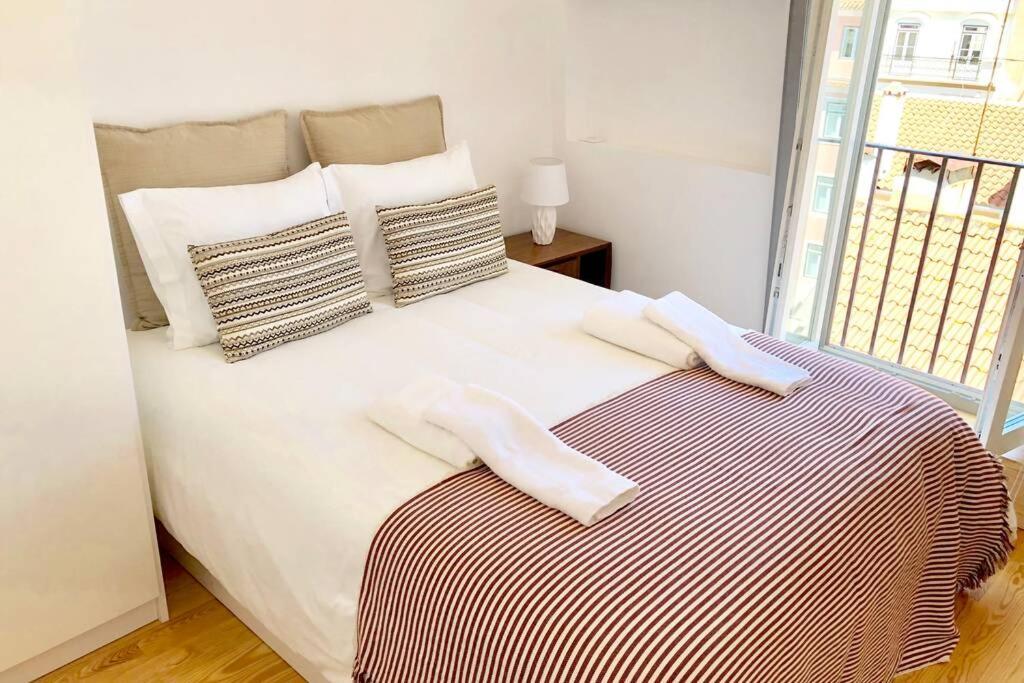 32 Top - Center Of Lisbon Duplex Apartment, Barrio Alto Eksteriør bilde